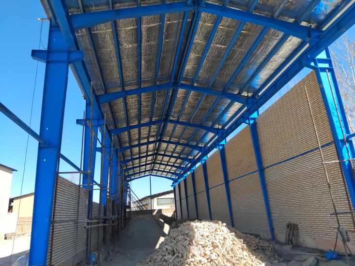 اجرای سقف سوله خرپایی با سازه فلزی سنگین