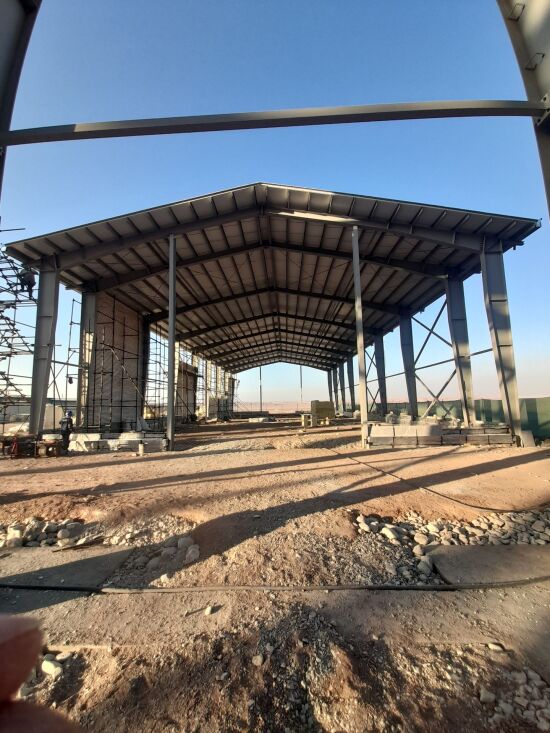 نمای روبروی سوله خرپایی اجرا شده